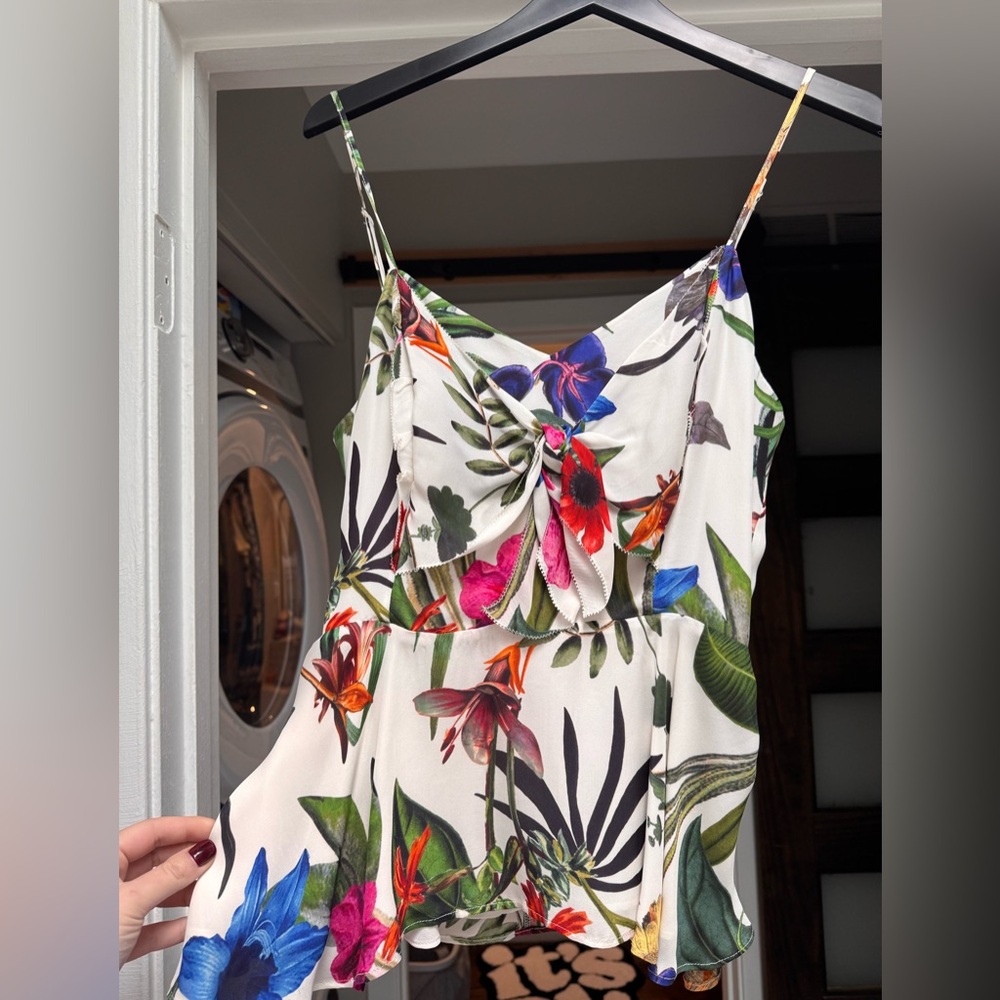 PARKER - NWOT Multi Colored Flower Adjustable Silk Tank Top. Size Large🌸💐🌷